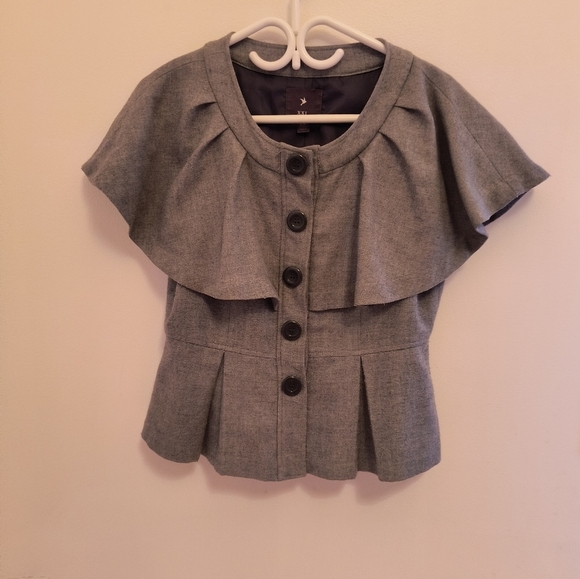 Forever 21. 2 jackets and a top Sizes Large.  For only 20$. - Picture 8 of 9